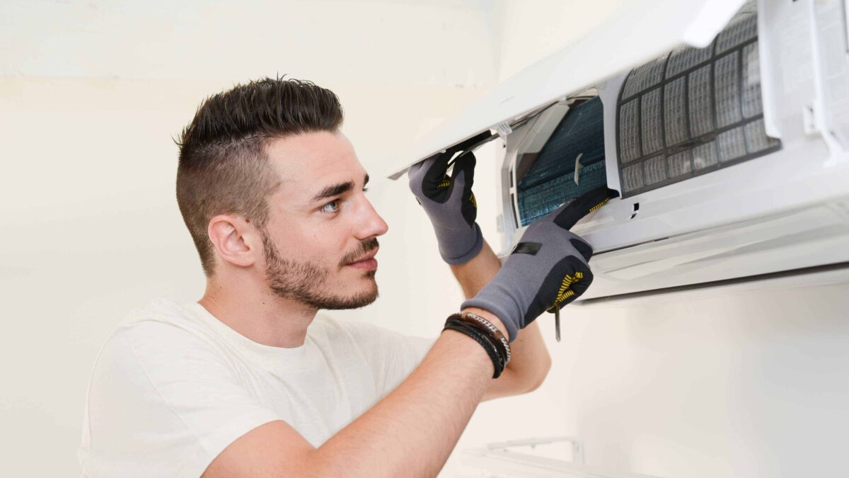 Air Conditioner Cleaning & Maintenance Tips